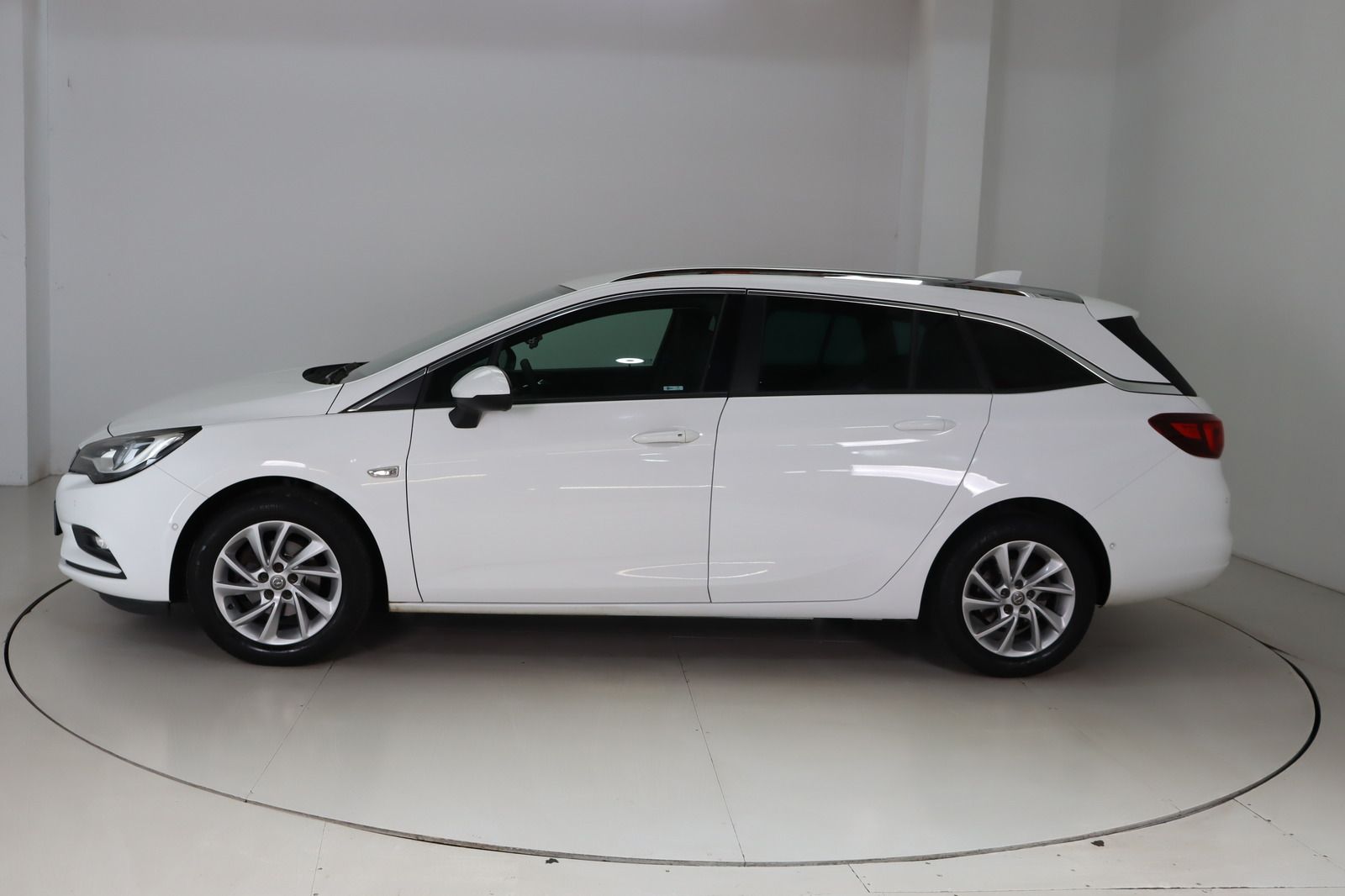 Fahrzeugabbildung Opel Astra K Sports Tourer 1.4 Turbo * LED Matrix * I