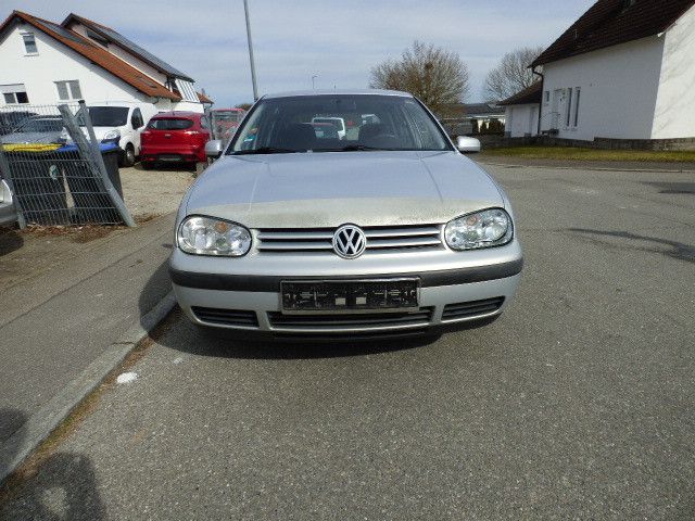 Volkswagen Golf 1.6 Highline Klima