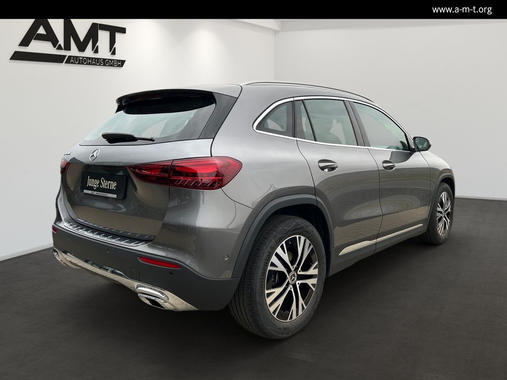 MERCEDES-BENZ GLA 200