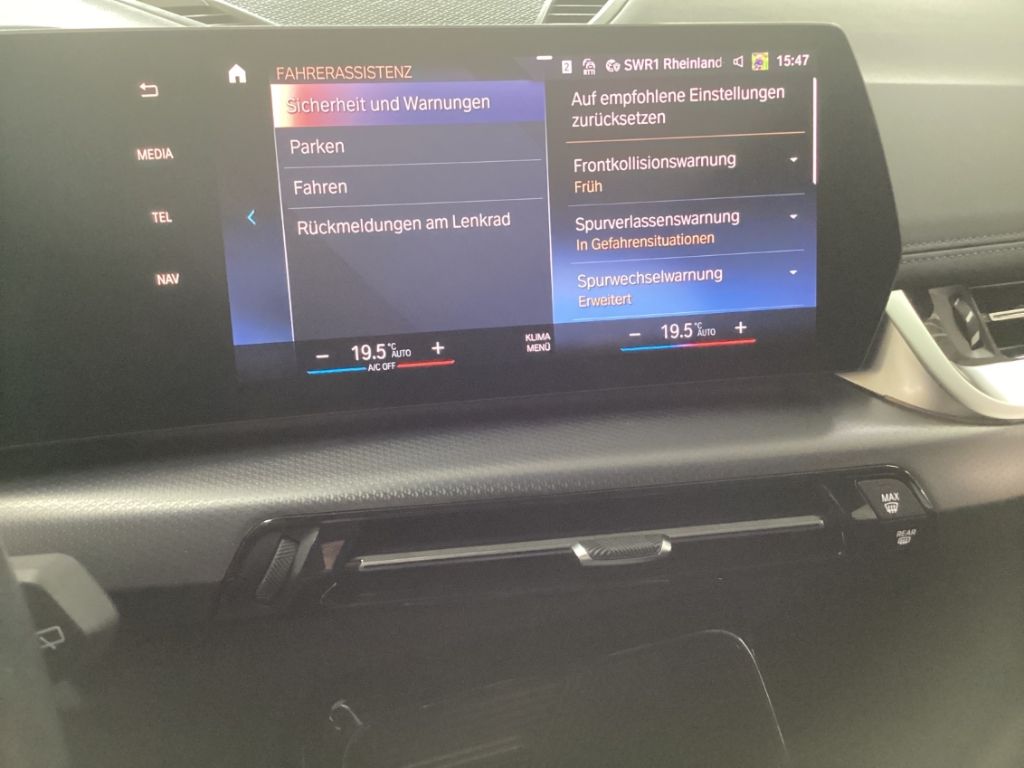 BMW iX1 xDrive 30 Sportpaket AD Navi Digitales Cockp foto 17