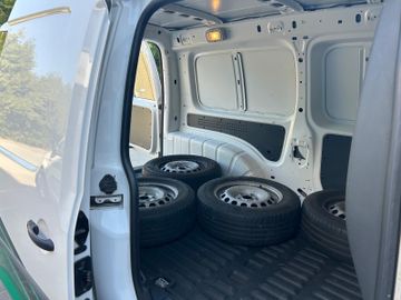 Volkswagen Caddy - 12