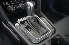 Fahrzeugabbildung Volkswagen Arteon 2.0 TDI R LINE NAVI/LED/PANO/KAMERA/LEDER