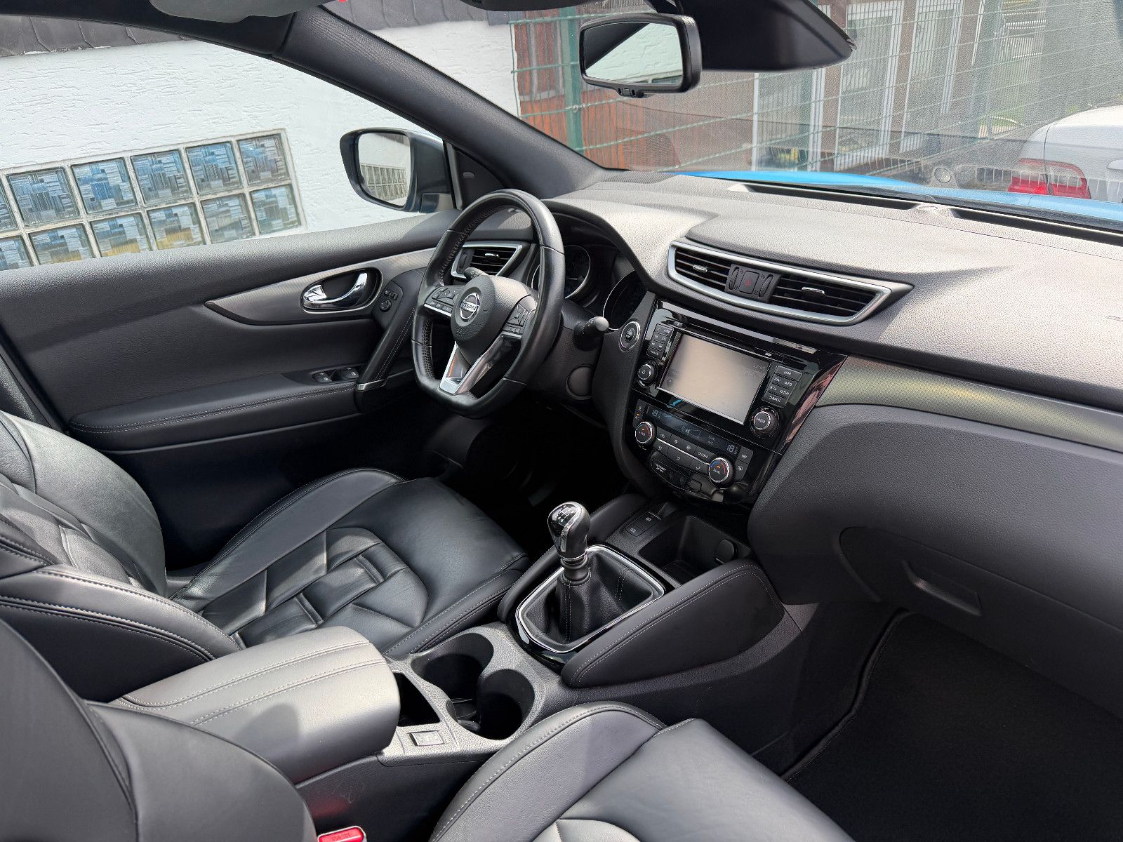 Fahrzeugabbildung Nissan Qashqai Tekna /GLASDACH/360°/MEMORY/NAVI