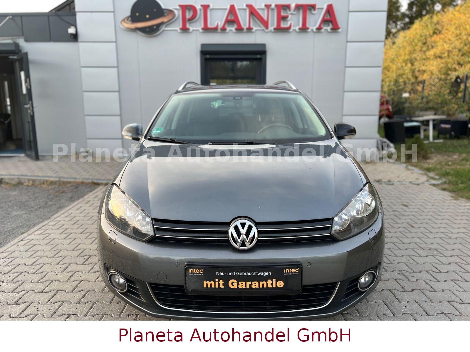 Volkswagen Golf 2011 — interior