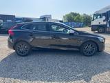 Volvo V40 D2 Kinetic R-Design - Volvo V40: R Design