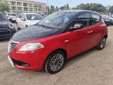 Lancia Ypsilon 1.2 69 CV 5 porte S&S Black&Red - Lancia Ypsilon mit Schiebedach
