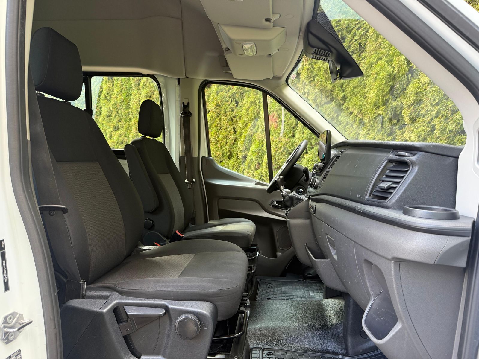 Fahrzeugabbildung Ford Transit 2.0 TDCI DOKA+6SI L3H2 XEN+KLIMA+SHZ+KAM