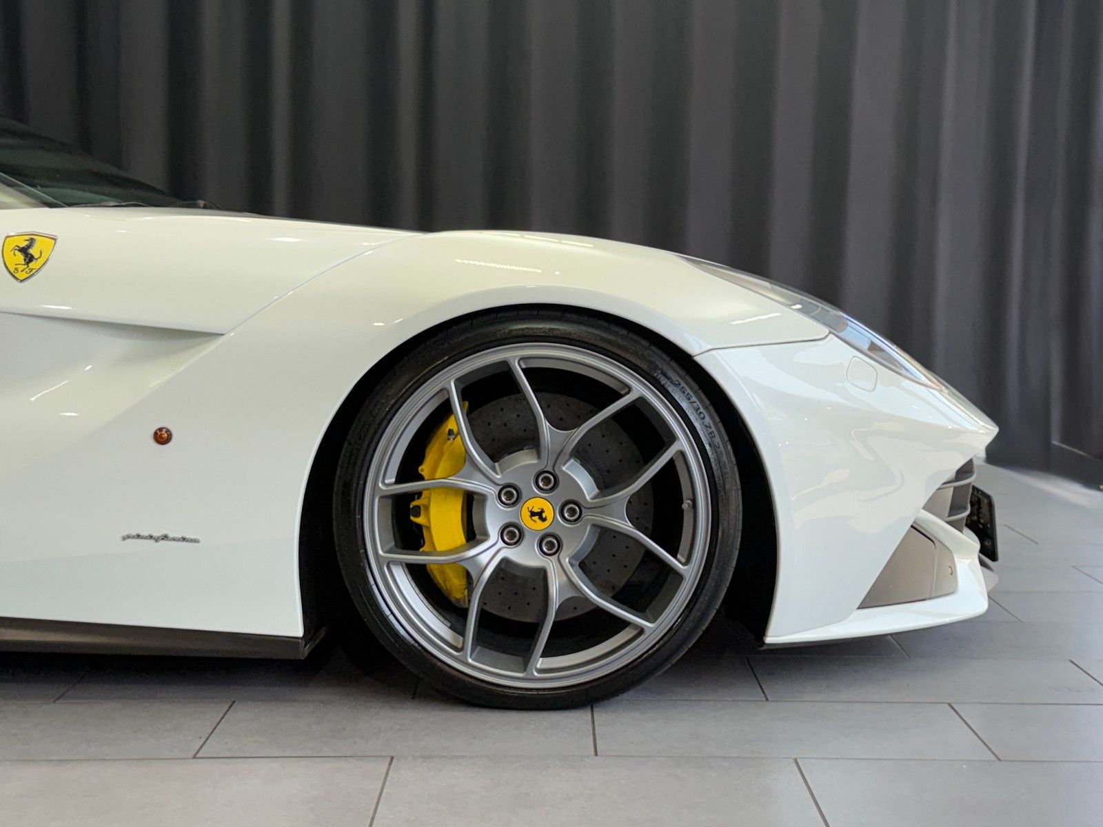 Fahrzeugabbildung Ferrari F12 Berlinetta|RACING-SEATS|NOVITEC-UMBAU|LIFT