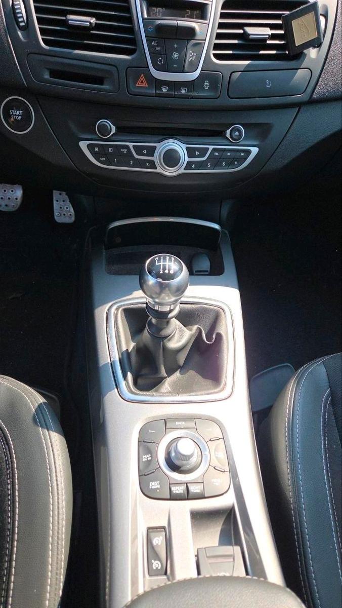 Renault Laguna 2013 — photo 9