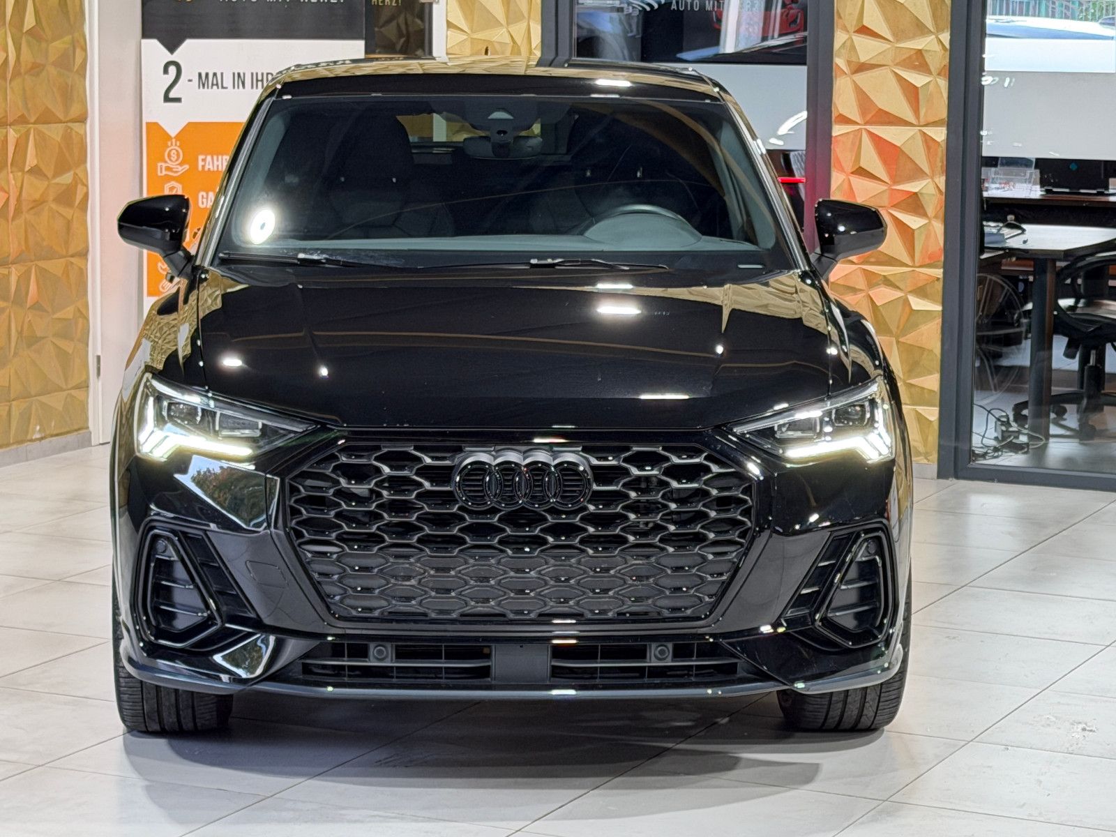 Fahrzeugabbildung Audi Q3 Sportback 35 TDI/S-LINE/BLACK-EDIT/LED/KAMERA
