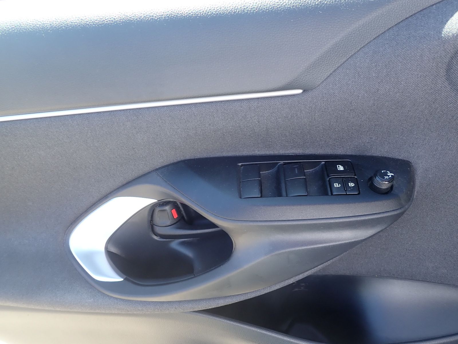 Fahrzeugabbildung Toyota Yaris Cross Hybrid FWD Team Deutschland