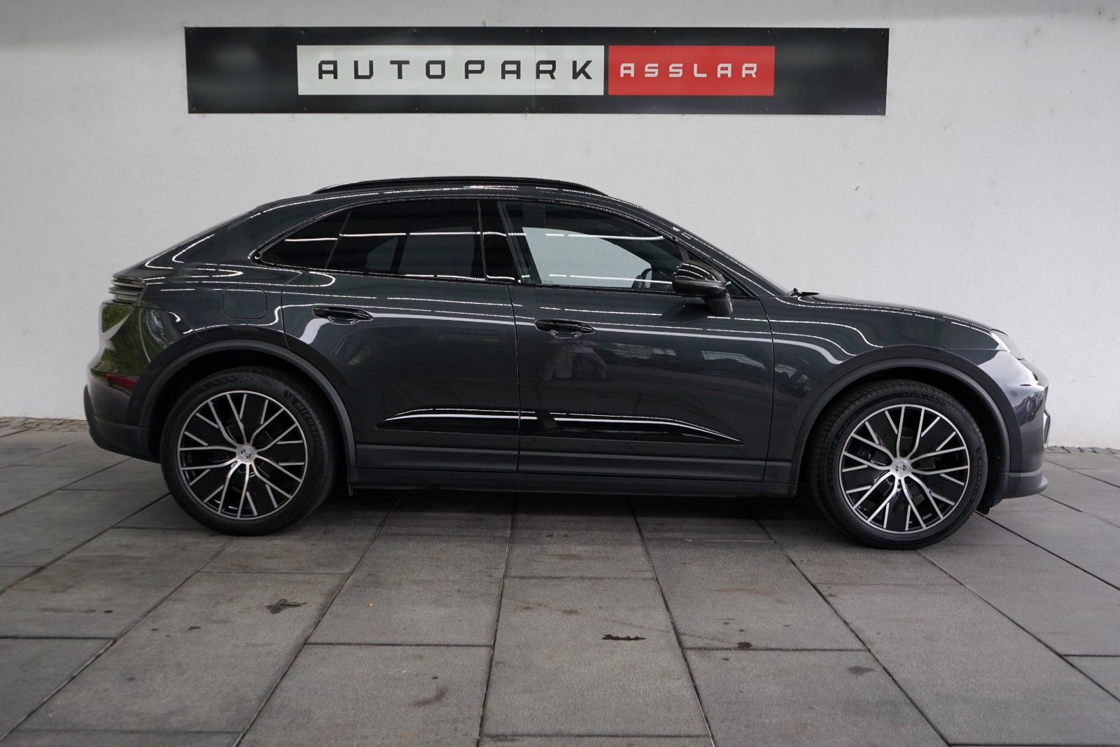 Porsche Macan 4 Electric/Matrix/Luft/Pano/360°/BOSE/21z