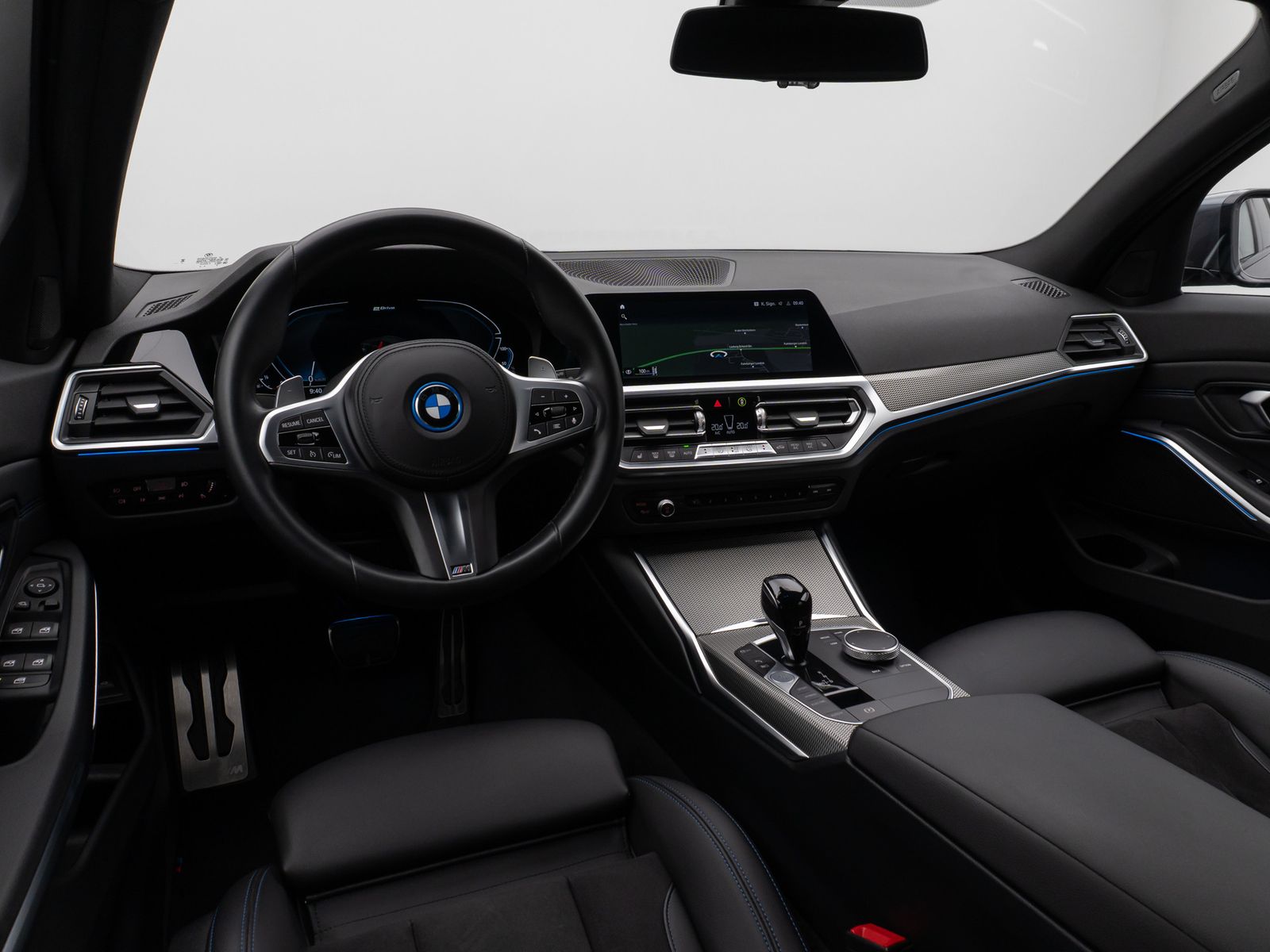 Fahrzeugabbildung BMW 330e  M Sport Kamera DAB HiFi DrivAssist 19Zoll