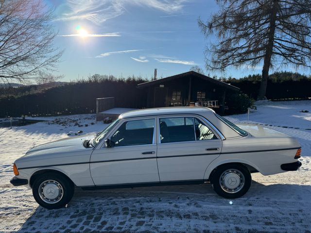 Mercedes-Benz 300D  W123 aus 1.Hand, rostfrei, 138000 KM!