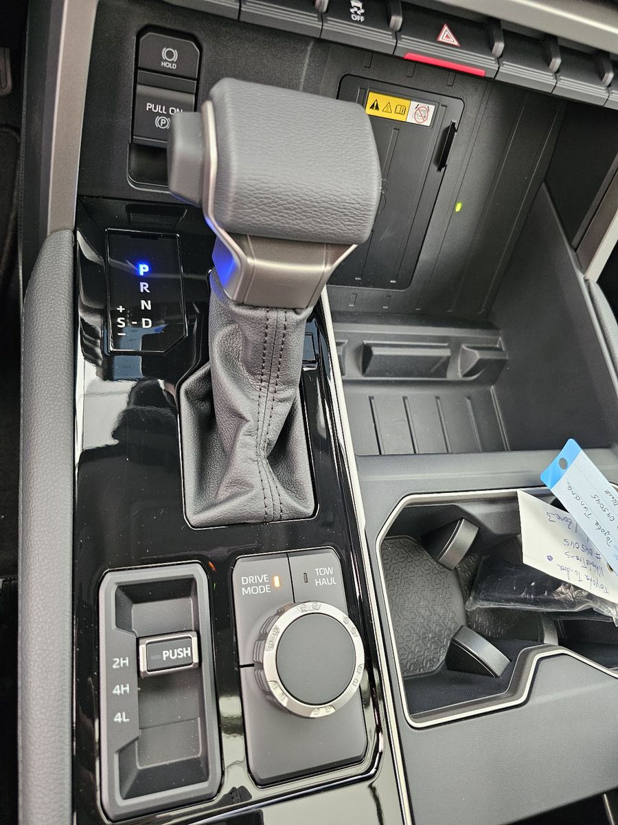 Fahrzeugabbildung Toyota Tundra Limited V6 T1: 57.000 EURO ! Stock !
