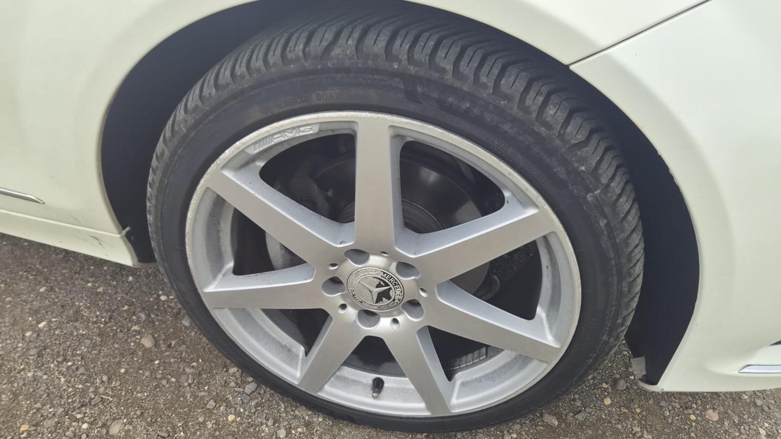 Mercedes-Benz C200 2011 — photo 11