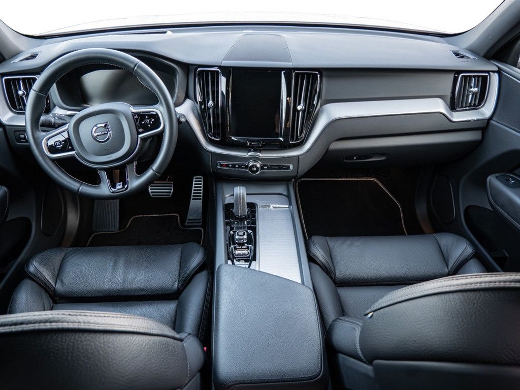 Volvo XC60 B4 Diesel R-Design AWD Pano ACC Leder foto 7
