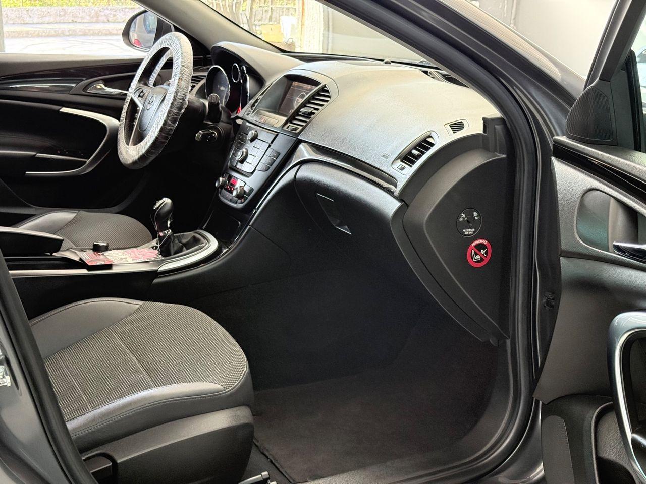 Opel Insignia 2010 — photo 12