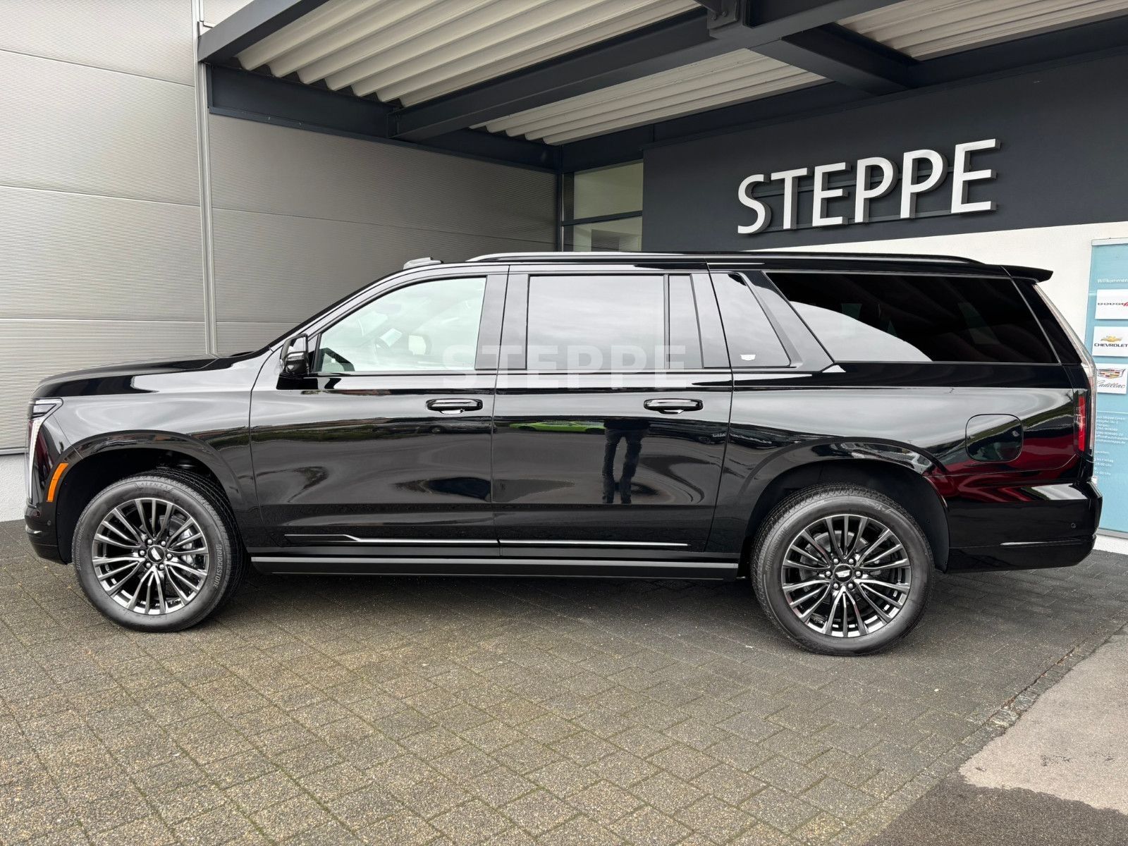 Cadillac Escalade FACELIFT MY25 6.2 V8 ESV Sport Platinum