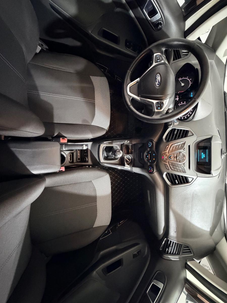 Ford EcoSport 2015 — photo 17