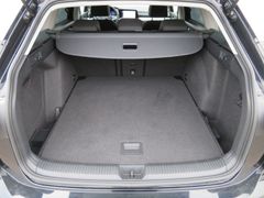 VW Golf VIII Variant 1.5eTSI Life DSG LED Navi Ahk VW Golf VIII Variant 1.5eTSI Life DSG LED Navi Ahk
