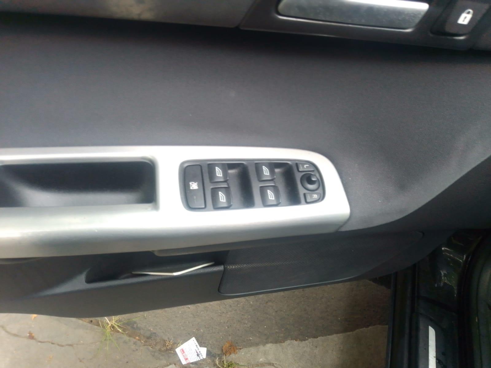 Volvo V50 2004 — photo 12