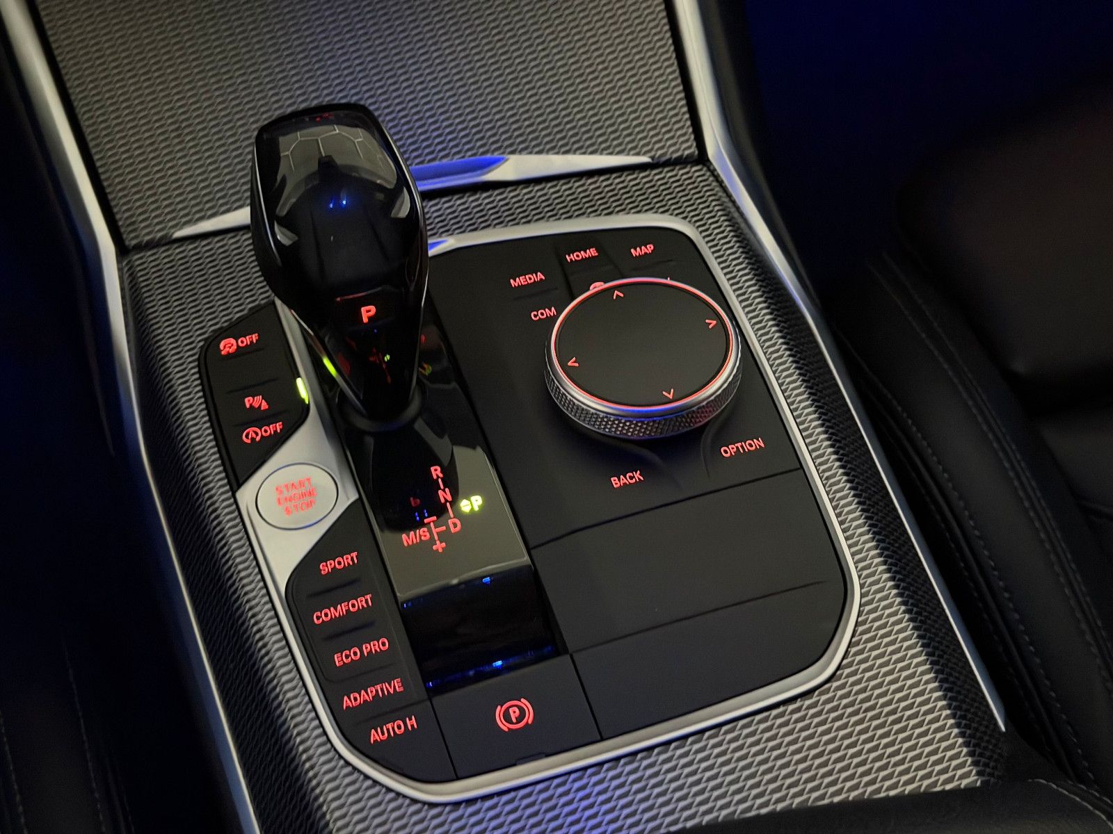 Fahrzeugabbildung BMW 320 d M SPORT/LIVE COCKPIT/MEMORY/HuD/AHK/LASER