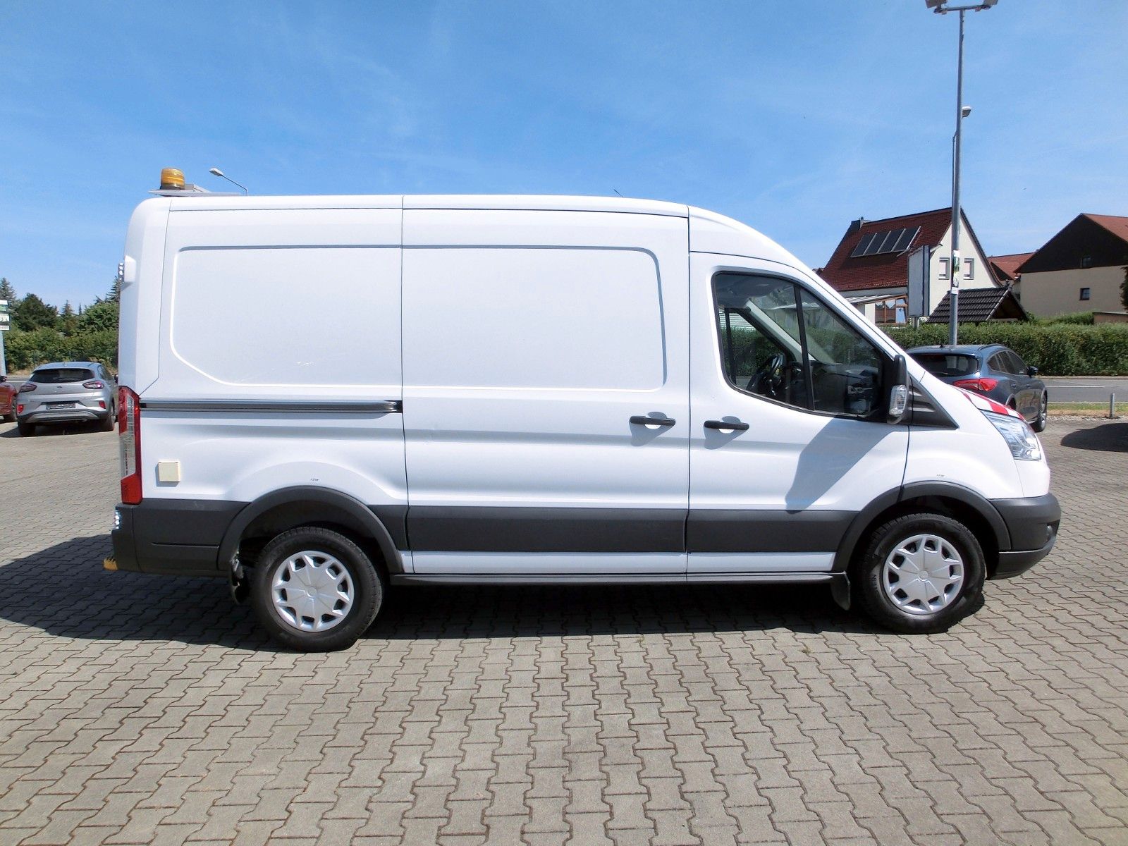 Fahrzeugabbildung Ford Transit Kasten 350 L2H3