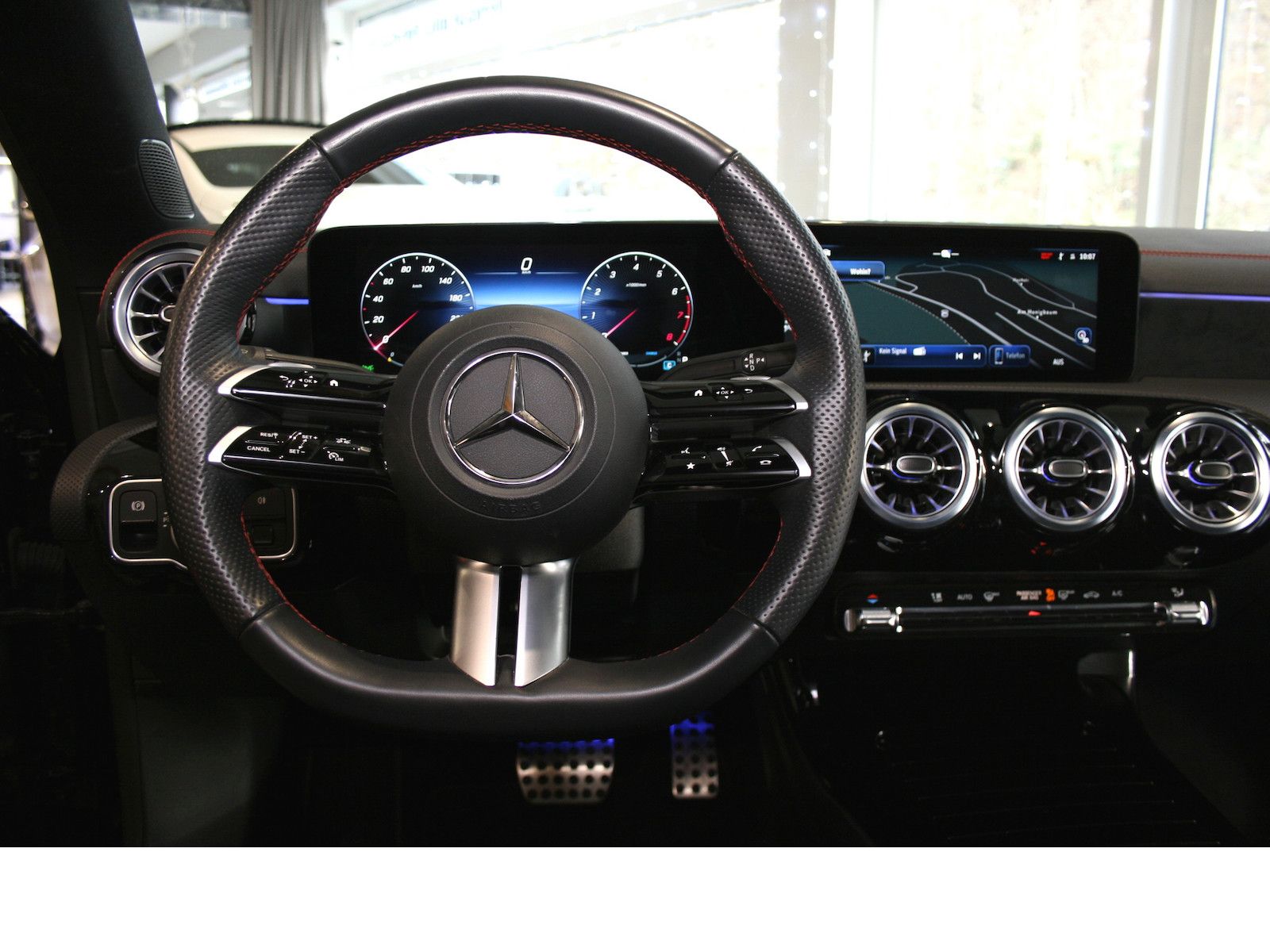 Fahrzeugabbildung Mercedes-Benz CLA 200 Shooting Brake AMG Advanced Plus *Night*