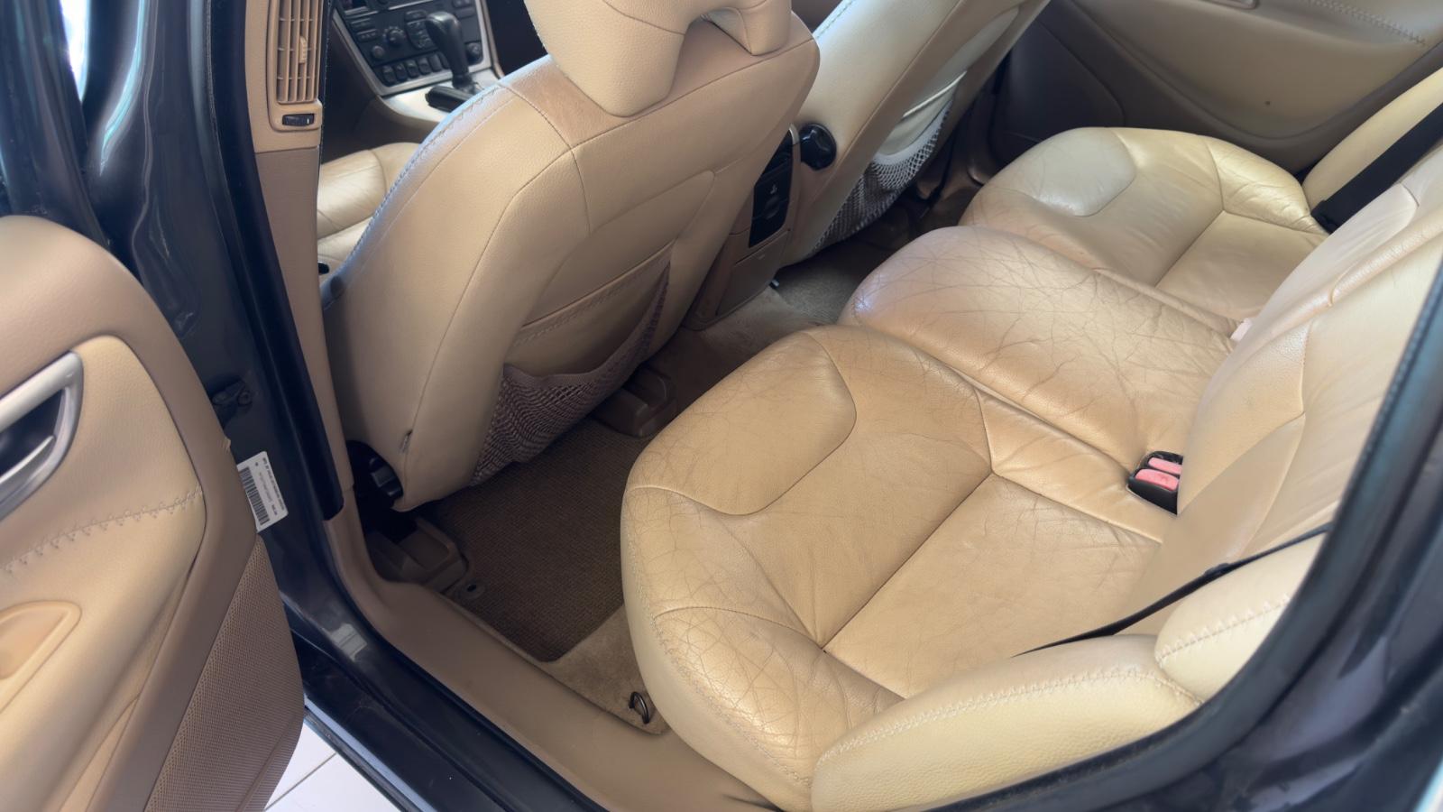 Volvo XC70 2006 — photo 19