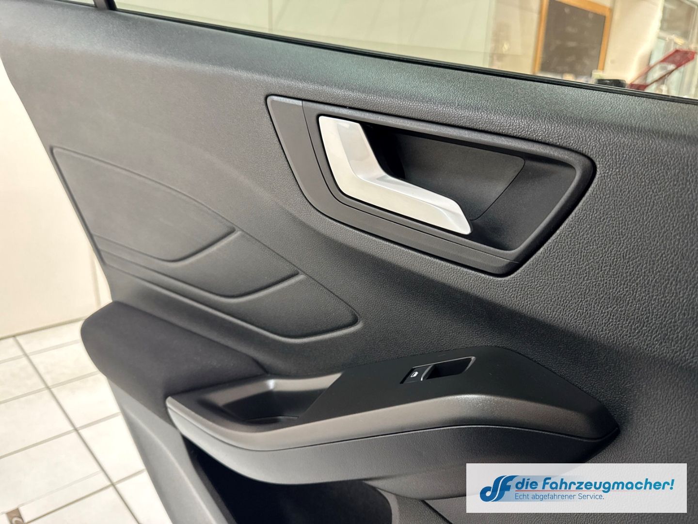 Fahrzeugabbildung Ford Focus ST-Line Navi LED ACC Apple CarPlay Android