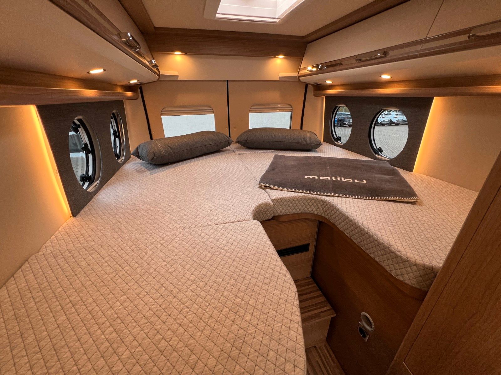 Fahrzeugabbildung Malibu Van Family 4 GT skyview 640 LE RB Aufstelldach