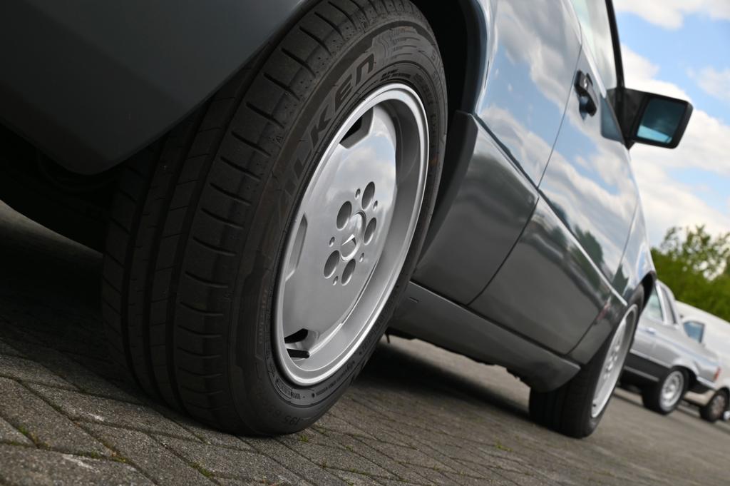 Mercedes-Benz CE 300