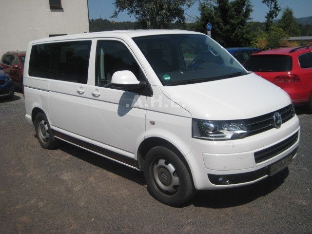 Volkswagen T5 Caravelle 2.0 TDI*KLIMAAUT*XENON*NAVI*TEMPO*