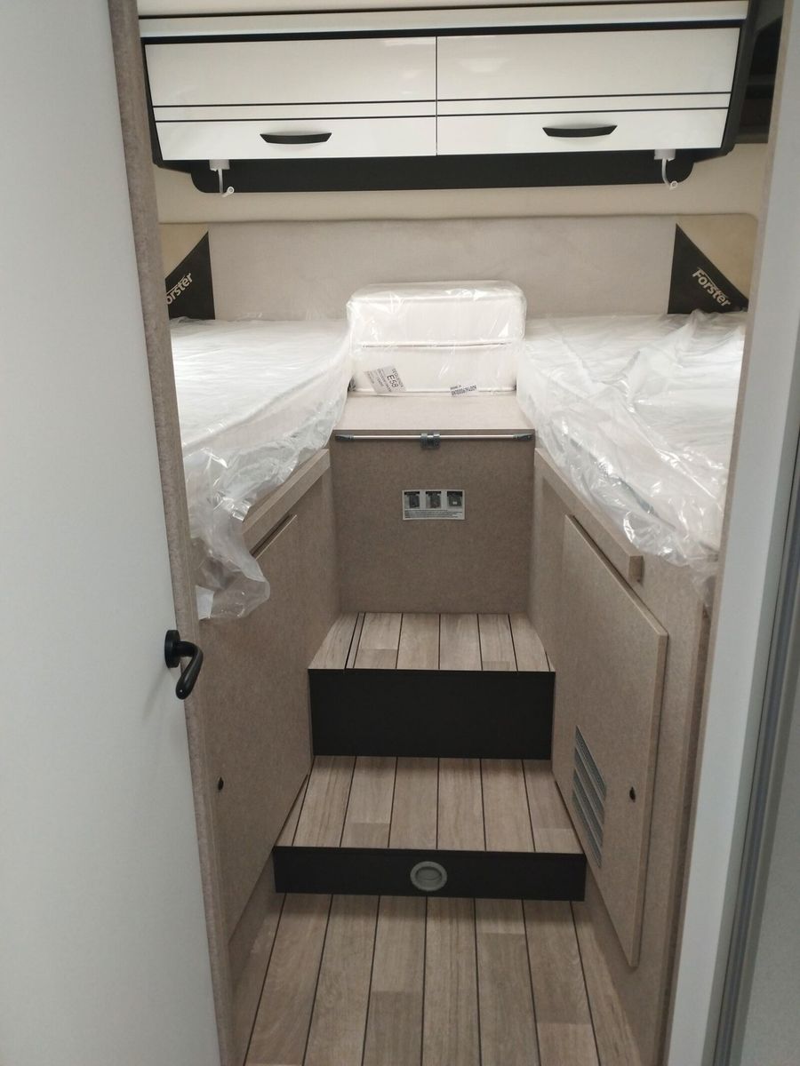 Fahrzeugabbildung Forster T F745 EB LTE,Solar,Markise,Lithium,Hubbett
