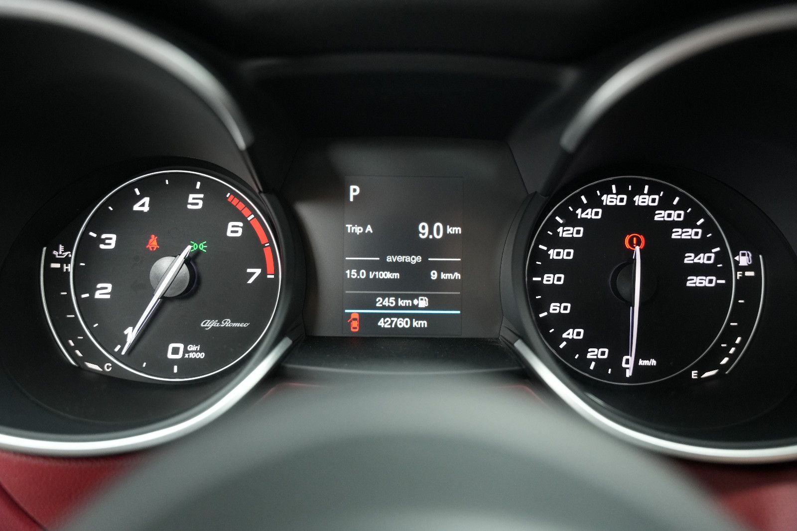 Fahrzeugabbildung Alfa Romeo Stelvio Super Q4/BI-XENON/PDC/AUTOMATIK/SPURHALT
