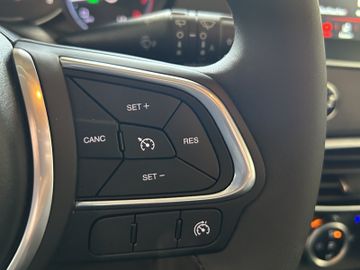 Fiat 500X MY22 CROSS HYBRID CARPLAY KAMERA SHZ TEMPOM