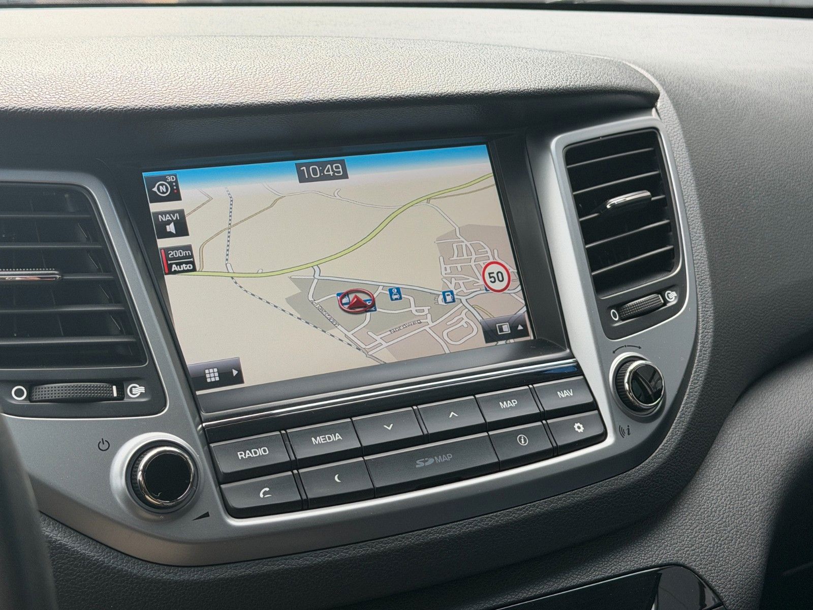 Fahrzeugabbildung Hyundai TUCSON 1.7 CRDi Premium *Totwinkl*8fach*AHK*LED*