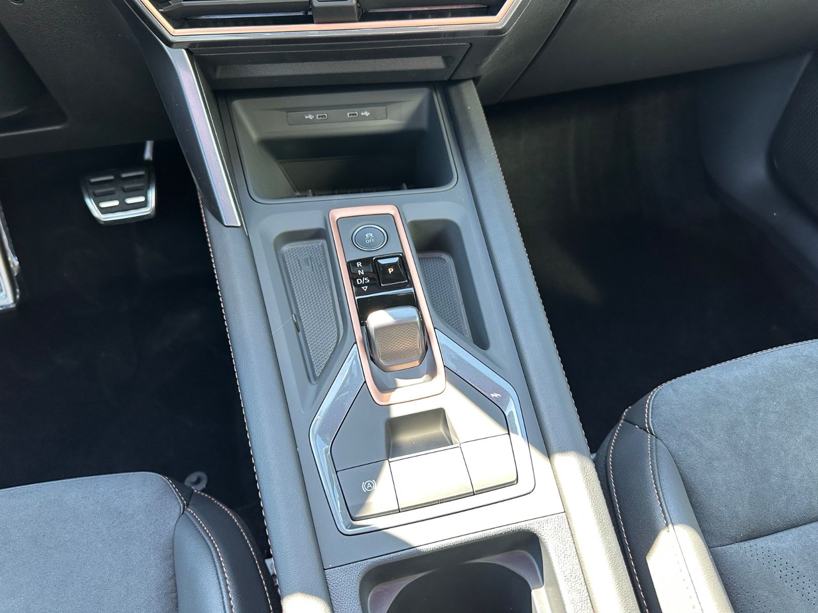 Fahrzeugabbildung CUPRA Leon ST 2.0 TSI 4Drive VZ Pano/AHK/Navi/ACC