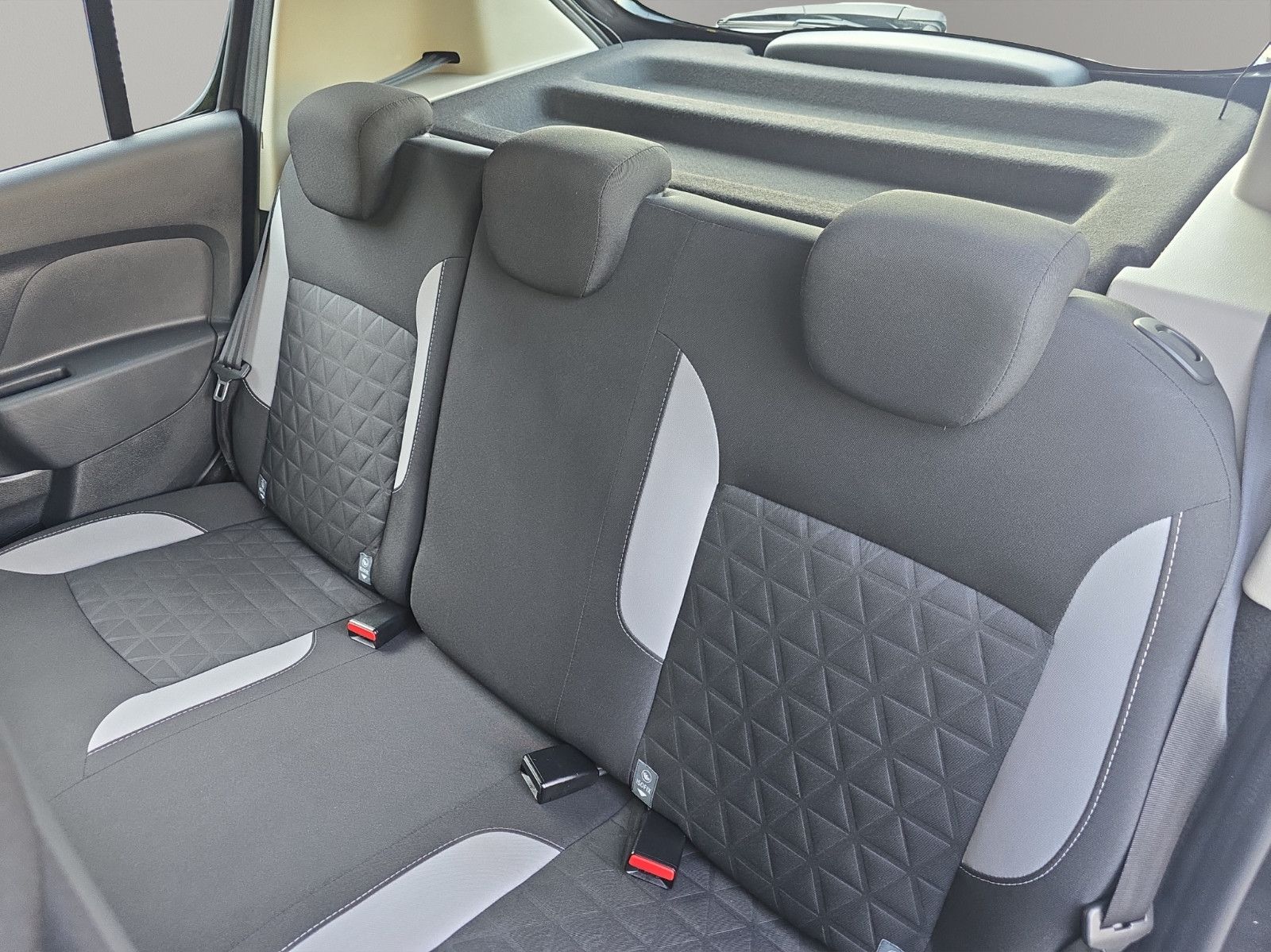 Fahrzeugabbildung Dacia Sandero II Stepway Prestige AHK KLIMA NAVI