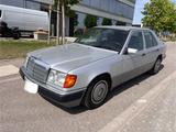 Mercedes-Benz Mercedes Benz 220 E - Mercedes-Benz 220 aus 1993