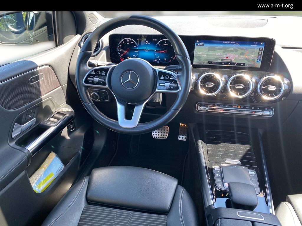 MERCEDES-BENZ B 220