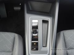 VW Golf VIII Life 1.0 eTSI DSG Bluetooth Navi LED