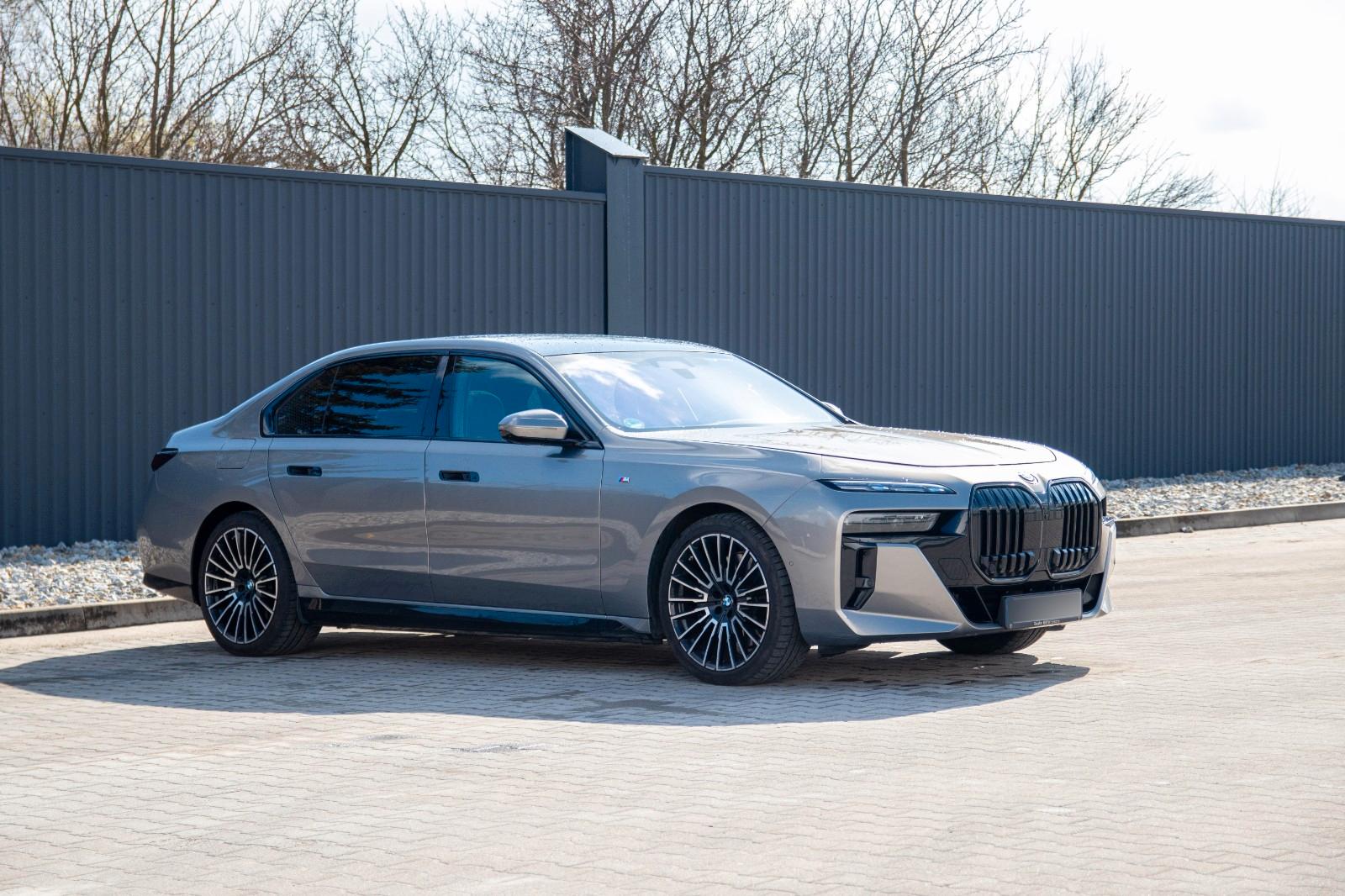 BMW 750 7 750 e xDrive M Sport