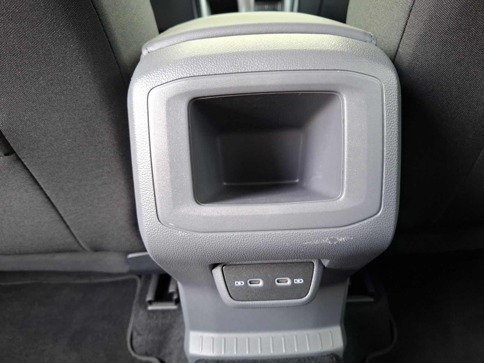 Fahrzeugabbildung Volkswagen T-Cross TSI Life DSG LED Navi Climatronic ACC PD