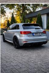 Audi RS3 2.5 TFSI S tronic quattro Sportback - - silberne Audi RS3