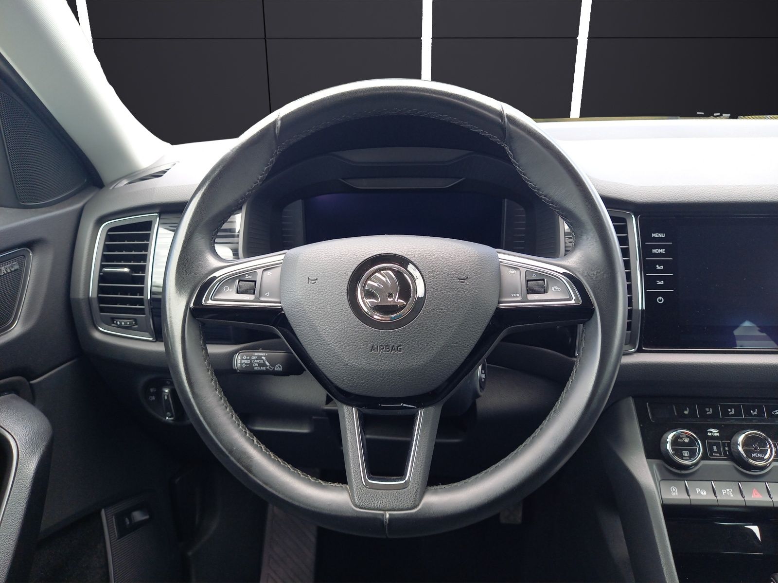 Fahrzeugabbildung SKODA Kodiaq Style 2.0 TDI  4x4 DSG AHZ LED NAVI