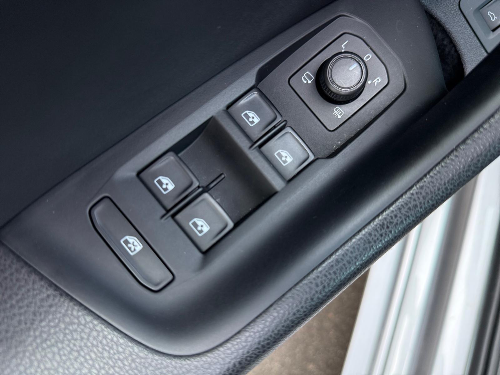 Volkswagen Arteon 2.0 TDI R-Line DSG Navi LED ACC AHK 360°