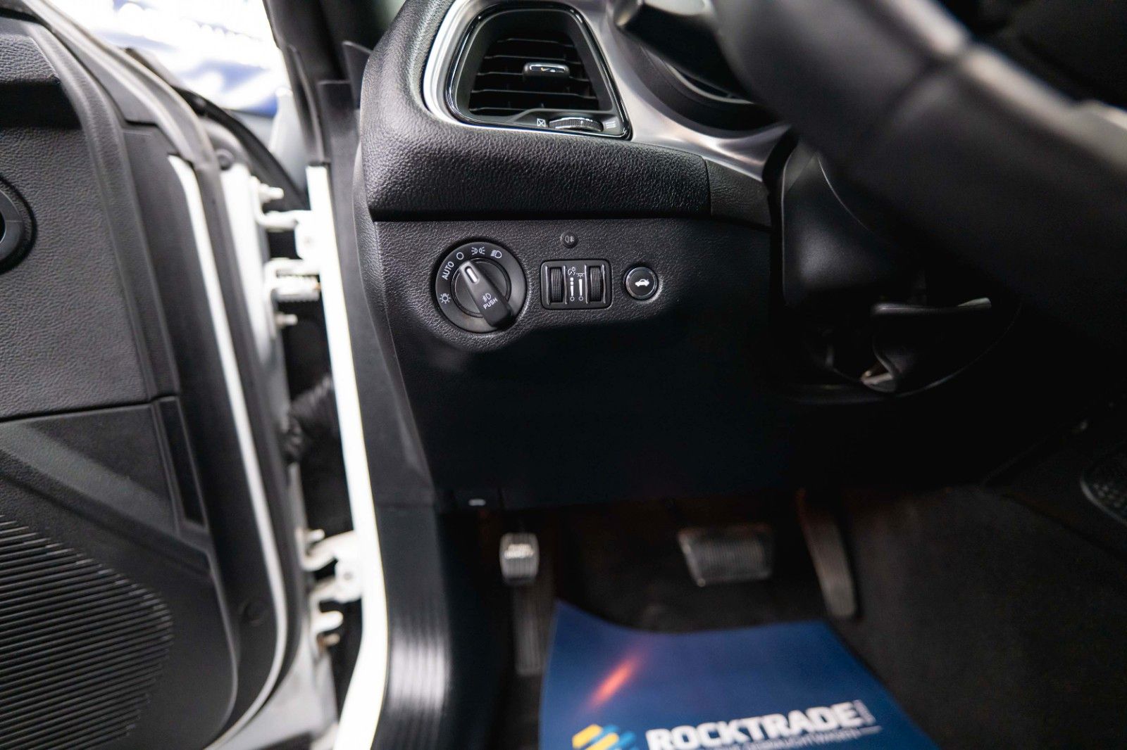 Fahrzeugabbildung Dodge Challenger 6.4 V8 SRT 392 R/T SCAT PACK LineLock