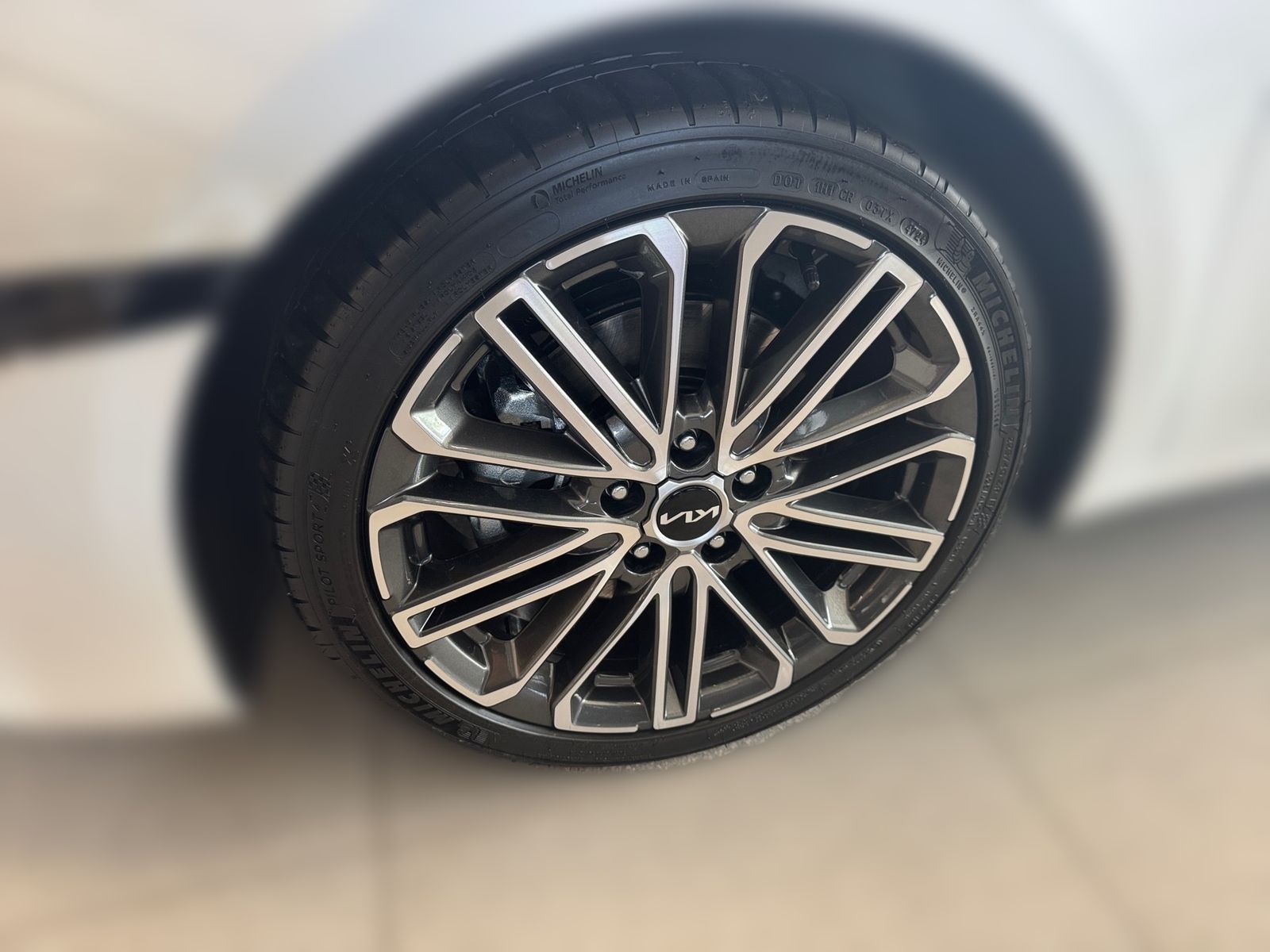Fahrzeugabbildung Kia CEED_SW 1.5T DCT7 GTL TEC LEDER GD 18Z